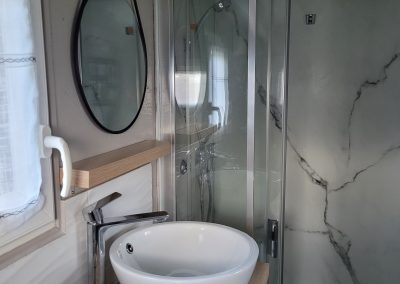Autre-vue-de-la-salle-de-bain-du-gite-la-Paillote
